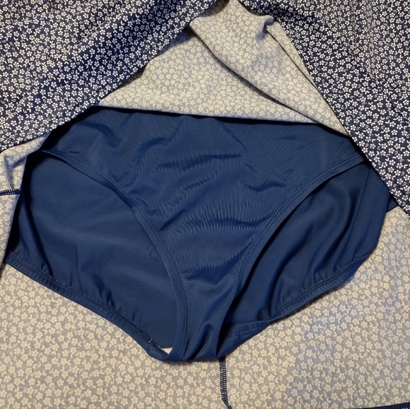 DRESS SWIMSUIT WOMEN SIZE 3X (22W-24W) - Picture 8 of 13